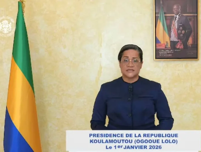 Murielle Minkue Mezui, Secrétaire générale de la Présidence de la République, lors de la lecture officielle des décrets portant restructuration de l'exécutif, ce 1er janvier 2026 à Koulamoutou