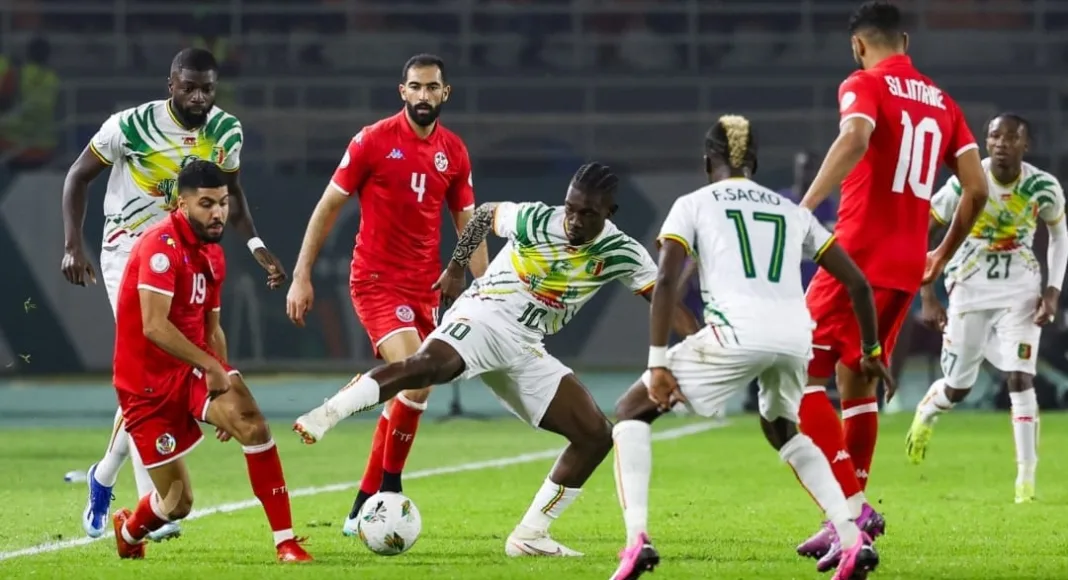 Un duel acharné entre Aigles lors du huitième de finale de la CAN, le 3 janvier 2026, où le Mali a finalement pris le dessus sur la Tunisie au bout du suspense
