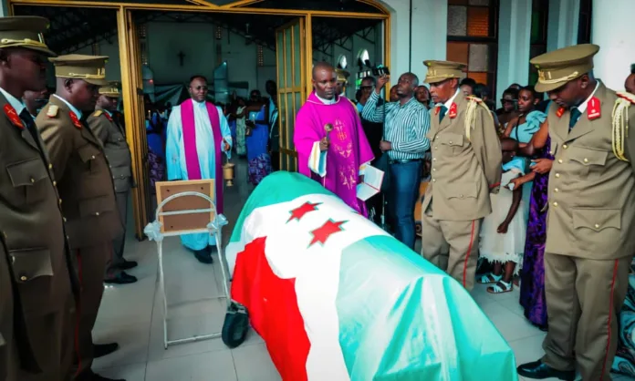 Enterrement du major Ernest Gashirahamwe, le premier haut gradé de la FDNB à avoir été tué dans le Nord-Kivu.