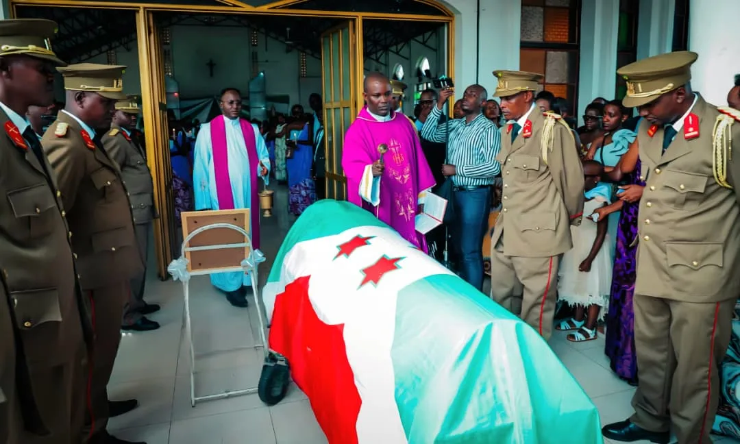 Enterrement du major Ernest Gashirahamwe, le premier haut gradé de la FDNB à avoir été tué dans le Nord-Kivu.