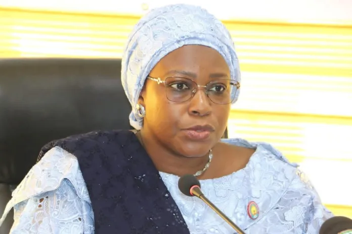 Doumbia Taram Tangara, ministre de l’Environnement, de l’Assainissement et du Développement durable, porteuse des nouveaux décrets visant à déléguer la gestion écologique et forestière aux collectivités territoriales afin de renforcer la gouvernance locale au Mali
