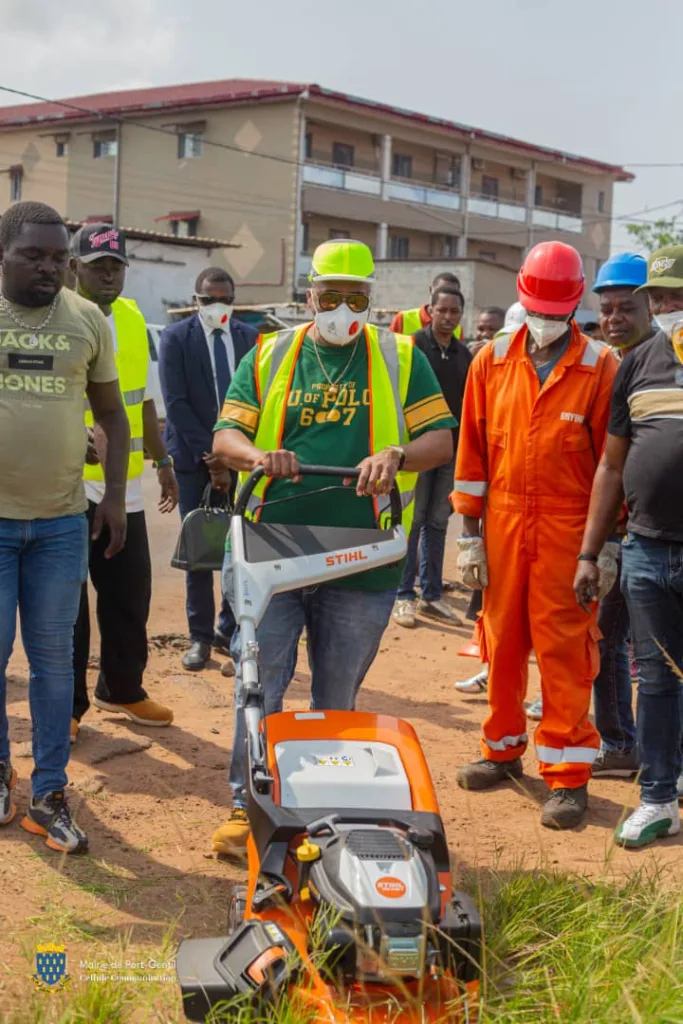Port-Gentil : Pascal Houangni Ambouroue passe à l’offensive contre l’insalubrité