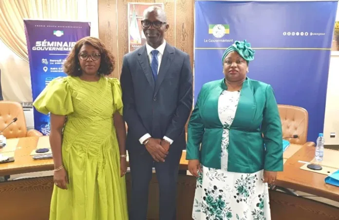 Front commun face à la crise: Laurence Mengue Me Nzoghe épouse Ndong, Thierry Minko et Camélia Ntoutoume Leclercqce 10 janvier 2026. L’équipe gouvernementale a acté une série de mesures d'urgence pour mettre fin à la grève des enseignants.
