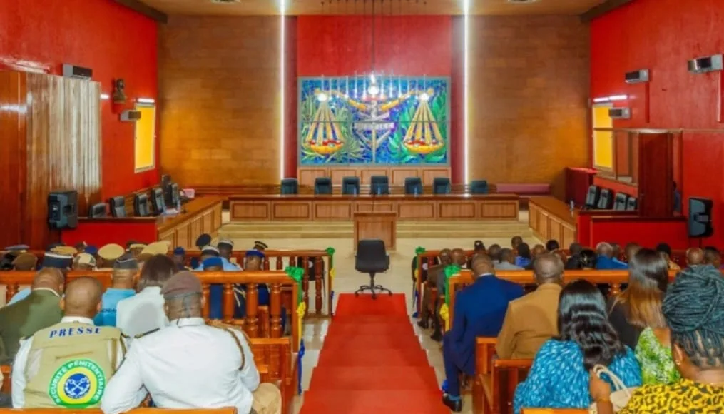 Le silence de la loi face à l'ombre des puissants : le débat sur le rétablissement de la peine de mort occulte le défi majeur de l'indépendance judiciaire et de la fin de l'impunité pour les commanditaires.