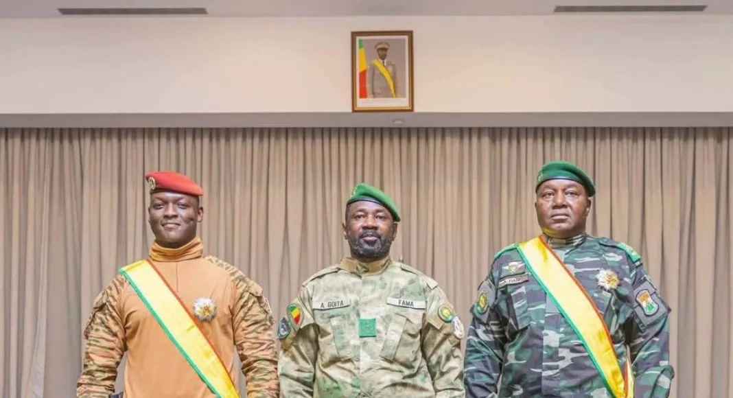 Les Trois Chefs d'État des trois trois pays constituant la Confédération des Etats du Sahel