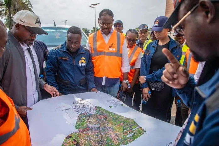 Mays Mouissi ce 11 janvierlors de la visite d'inspection majeure sur les chantiers de la Société nationale immobilière (SNI).