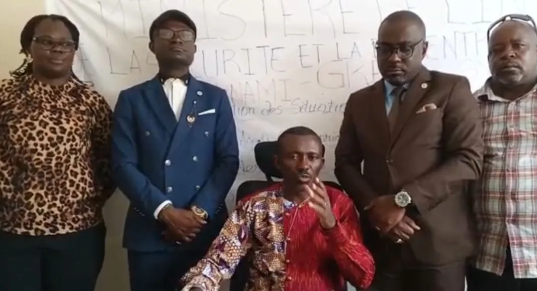 Le SINAMI lors de sa déclaration de presse.