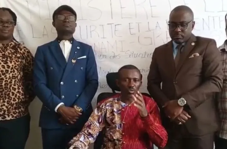 Le SINAMI lors de sa déclaration de presse.