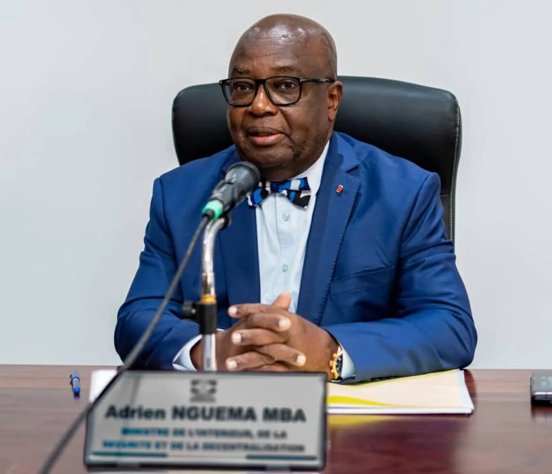 Adrien Nguema Mba siffle la fin de la récréation: le ministre de l’Intérieur convoque les leaders politiques pour une mise en conformité sans précédent avec la nouvelle législation.
