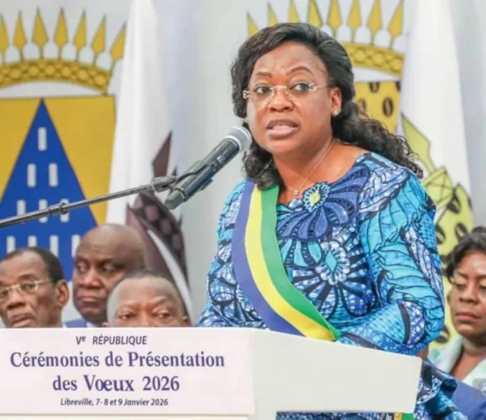 La présidente du Sénat, Huguette Yvonne Awori Onanga, lors de son allocution solennelle devant le chef de l’État le 8 janvier 2026. Elle a réaffirmé l'engagement de la Chambre haute à faire de la décentralisation un levier de développement concret pour les collectivités locales