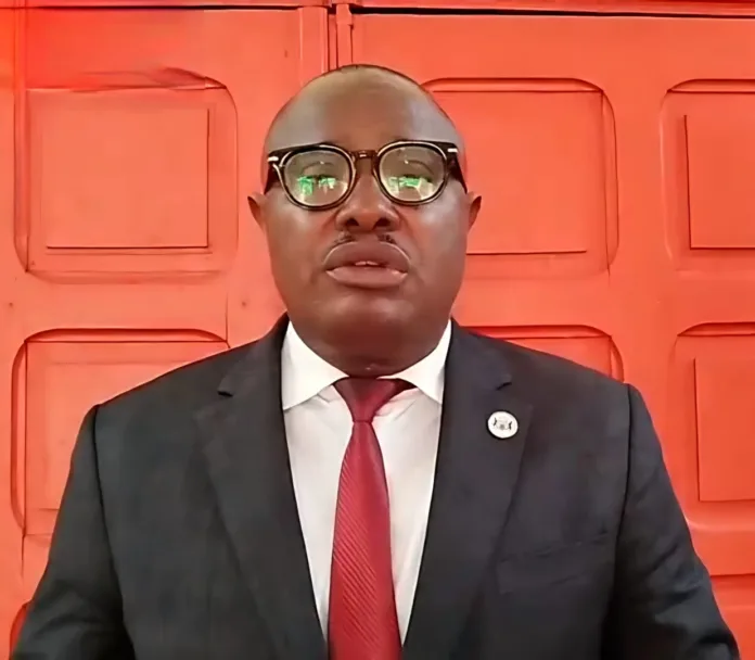 Alix Kisito Mulunghibwangue, premier secrétaire politique adjoint, lors de la lecture du rapport final du Conseil du Secrétariat exécutif à Awendjé, le 10 janvier 2026.