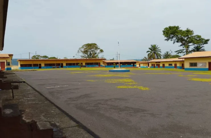 Ce 15 janvier, le silence règne dans les salles de classe, témoignant du divorce entre la base enseignante et les leaders du collectif SOS Education après l'assemblée contestée de Martine Oulabou.