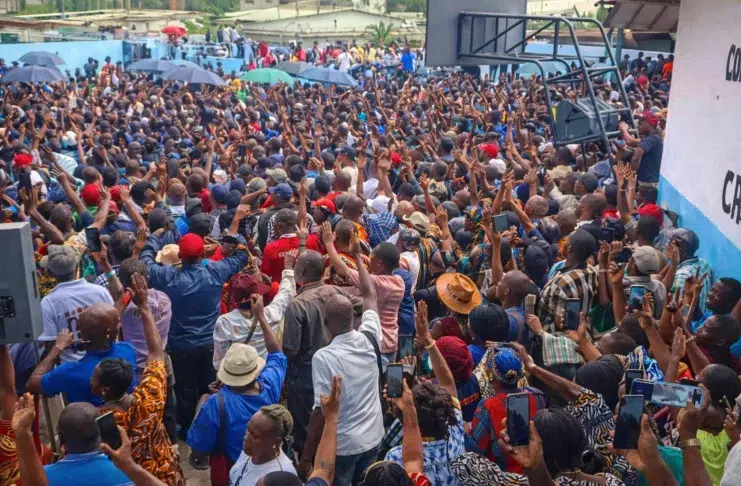 Marée humaine au plateau d'Awendje : les enseignants réunis en assemblée générale ce samedi 17 janvier ont opposé une fin de non-recevoir aux propositions du gouvernement, réaffirmant à l’unanimité leur volonté de poursuivre la grève jusqu'à l'obtention de solutions définitives
