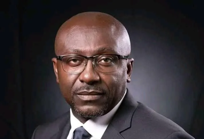 Léon Armel Bounda Balondzi, un verdict en forme d'avertissement. Au-delà du sort de l'ex-ministre, c'est toute la question de la transparence dans la passation des marchés publics qui est aujourd'hui posée aux nouveaux décideurs.