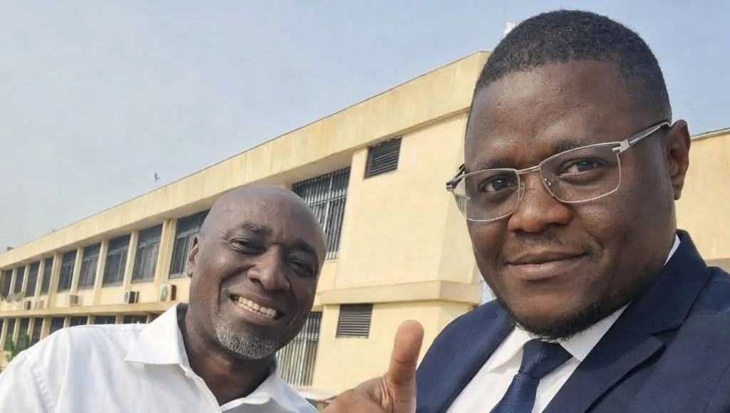 Sinclair Agnossi (à droite) et Marcel Libama. Dans une lettre ouverte musclée, l’élu de Franceville interpelle le syndicaliste en soulignant que « la frustration personnelle ne doit jamais prendre en otage une cause collective », dénonçant ainsi une politisation du conflit social qui, selon lui, « affaiblit la lutte » pour l’éducation nationale