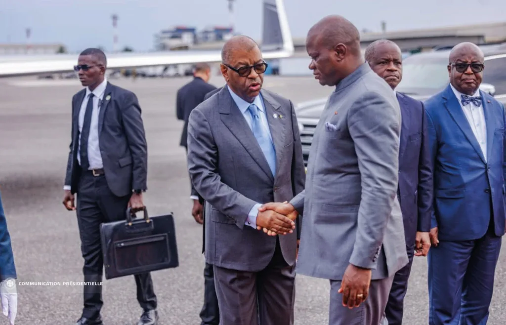 Avant son envol pour Brazzaville.