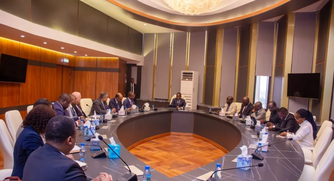 Une séance de travail consacrée au renforcement de la collaboration entre l’État et les opérateurs miniers.