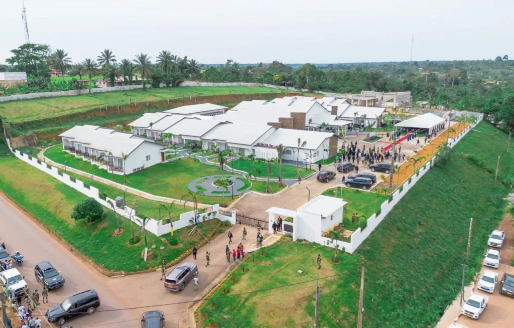 L’Hôtel Belinga rénové ouvre ses portes aux Ogivins avec 50 chambres et deux suites présidentielles.