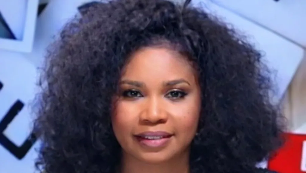 Photo Modeste Okome, la journaliste de Gabon 24, a troqué ses fiches d'économie pour un plaidoyer citoyen adressé au chef de l'État. Un cri du cœur pour réclamer une justice équitable, des hôpitaux fonctionnels et une économie réellement productive.