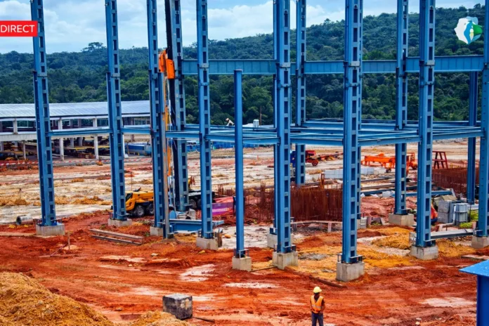 Si la nouvelle usine de Mounana symbolise la prospérité et l'industrialisation du pays, elle occulte l'ombre d'Okondja, où NGM multiplie les licenciements au nom de la rentabilité.