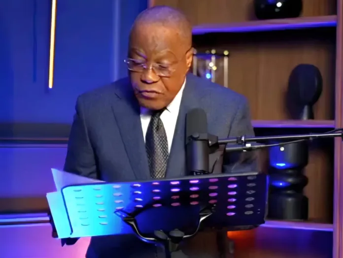 Le professeur Albert Ondo Ossa lors de son allocution du 25 janvier, où il a dressé un bilan critique de la situation sociale et politique du Gabon.