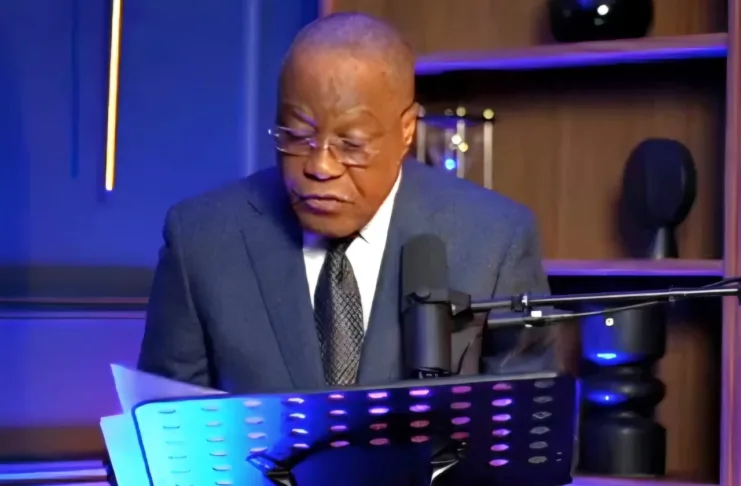 Le professeur Albert Ondo Ossa lors de son allocution du 25 janvier, où il a dressé un bilan critique de la situation sociale et politique du Gabon.