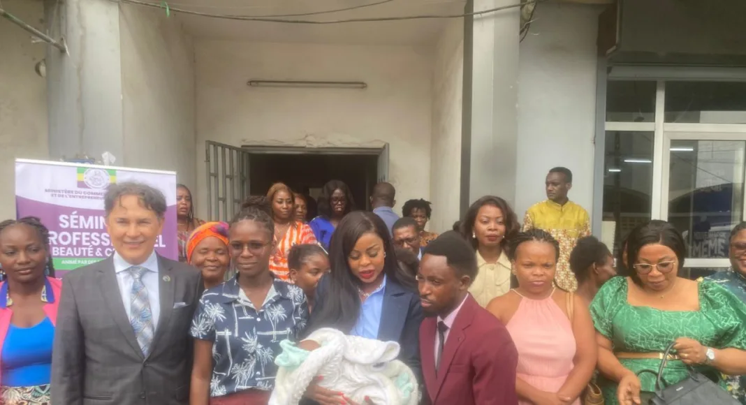 Photo de famille à l'issue du séminaire.