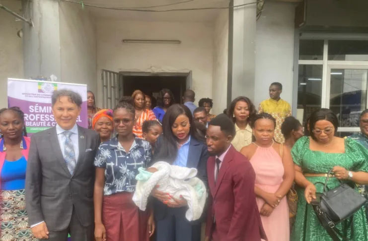 Photo de famille à l'issue du séminaire.