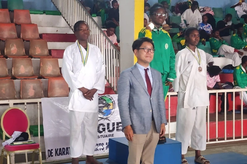 l'ASOM GR conserve son titre