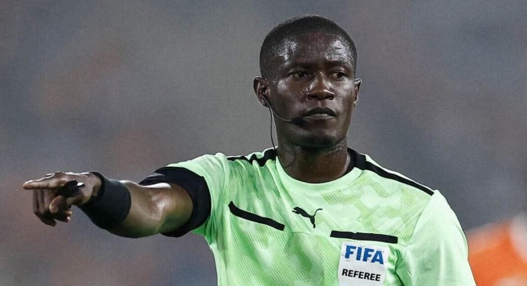 Pierre Atcho participe à Doha, au Qatar, à un regroupement décisif organisé par la FIFA.