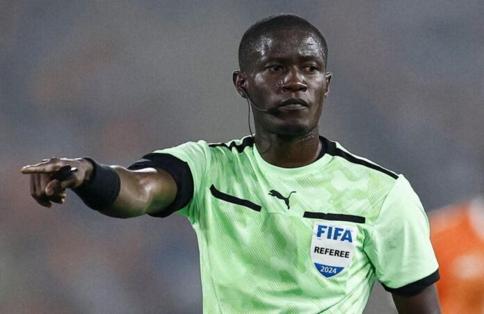 Pierre Atcho participe à Doha, au Qatar, à un regroupement décisif organisé par la FIFA.