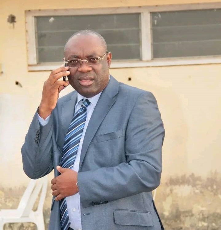 Fermeture des enseignes CECA-GADIS : vers une recomposition du modèle de distribution et de la souveraineté commerciale au Gabon 1 Fermeture des enseignes CECA-GADIS : vers une recomposition du modèle de distribution et de la souveraineté commerciale au Gabon
