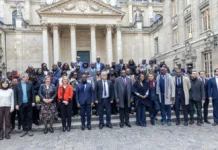 Gouvernance publique : l’élite financière gabonaise à l’école de l’excellence à la Sorbonne Une photo de famille à l'issue de la première journée de formation.