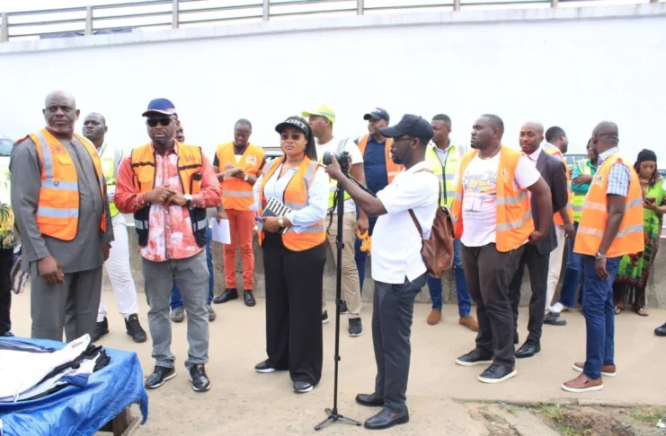 Les équipes municipales ont notifié des mises en demeure aux occupants installés de manière anarchique aux abords du bassin versant.