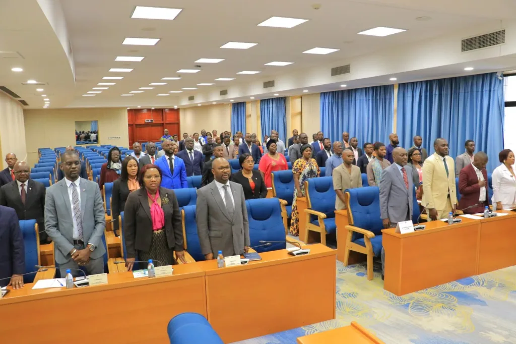 Gabon : Vers une sortie de crise après un mois de paralysie à l’Éducation nationale 1 Gabon : Vers une sortie de crise après un mois de paralysie à l’Éducation nationale