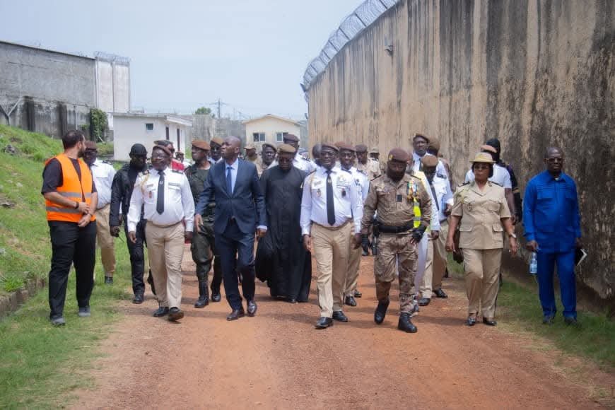 Gabon : Le cri d’alarme de « Sans-Famille », un test de vérité pour l’État de droit 1 Gabon : Le cri d’alarme de « Sans-Famille », un test de vérité pour l’État de droit