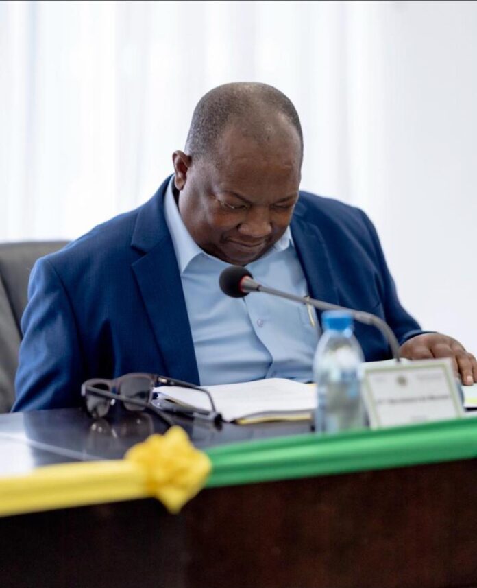 Georges Mpaga soumet deux propositions de loi axées sur la traque des fonds détournés et la transparence dans la gestion des ressources naturelles.