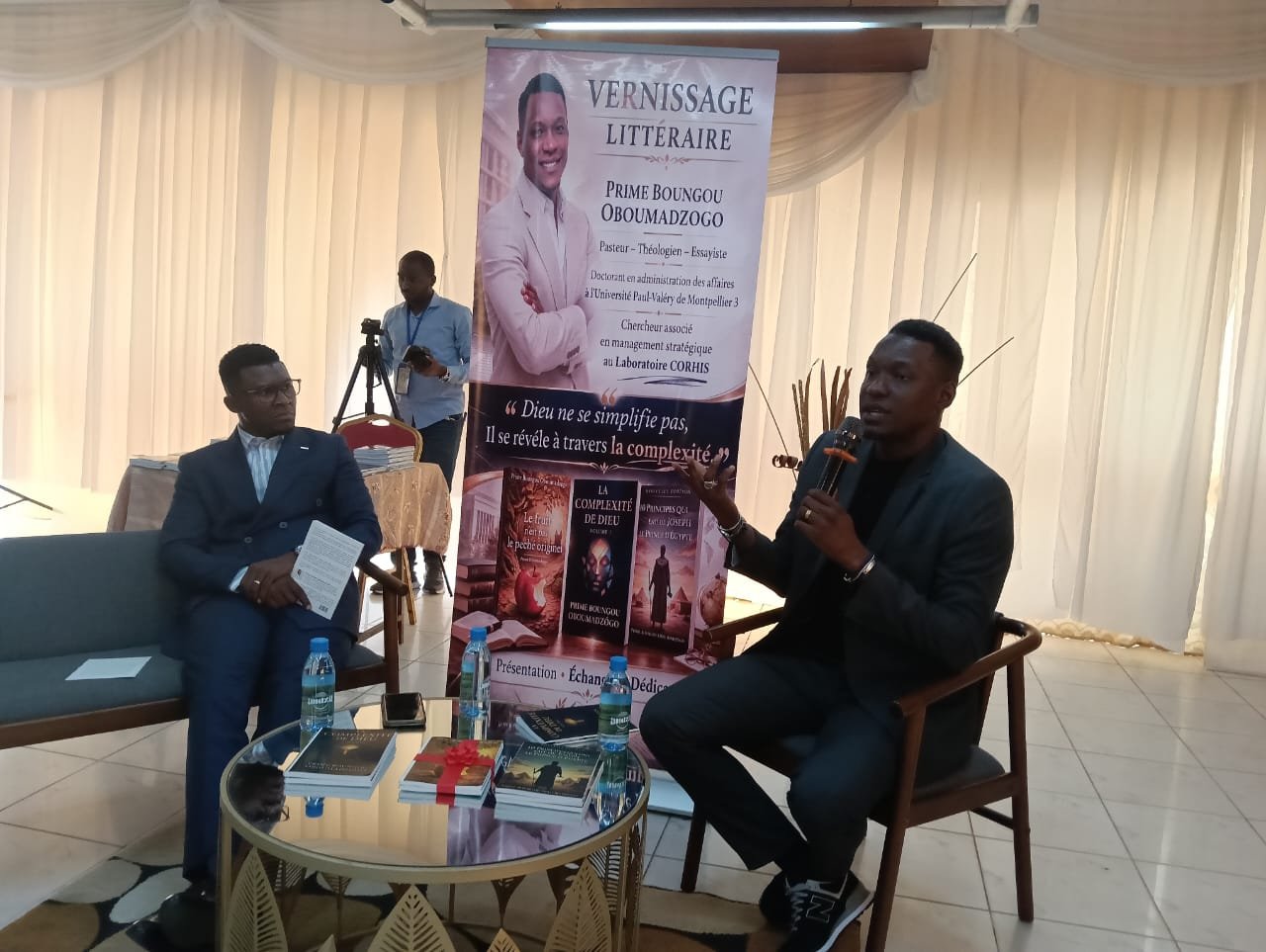 Prime Boungou Oboumadzogo a présenté son nouvel essai, ce vendredi 6 mars, à la Chambre de commerce de Libreville