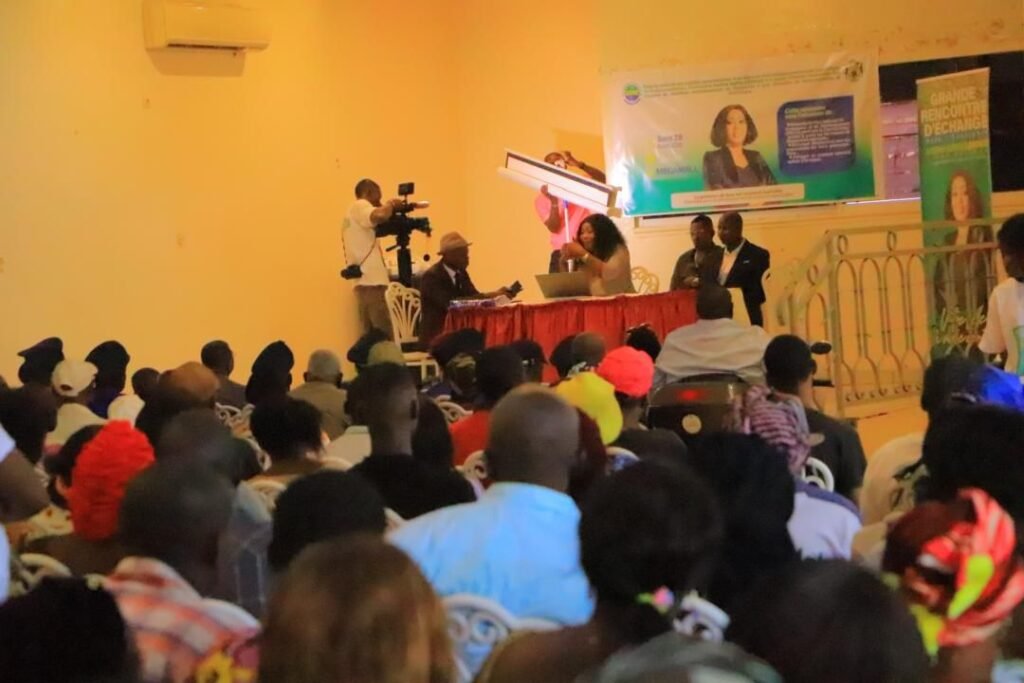 Gabon : Le « devoir de redevabilité » au cœur de la rencontre entre Justine Judith Lekogo et ses mandants de Franceville 2 Un rare exercice de transparence.©gabonclic.info