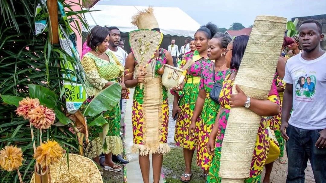 Une vue d'un mariage coutumier au Gabon.