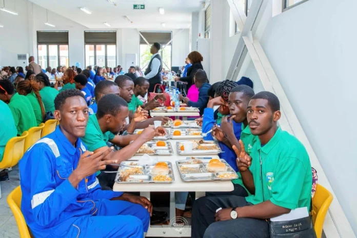 réouverture du restaurant universitaire de Nkok