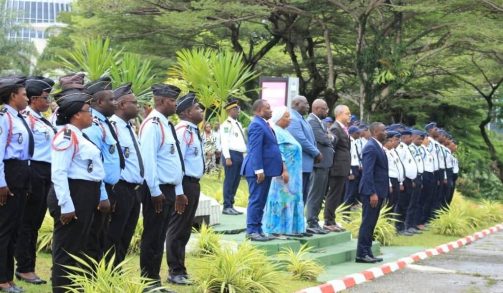 Gabon : Obame Etoughe balaie les rumeurs de démission de la mairie de Libreville 1 Levée des couleurs à Hôtel de Ville de Libreville, marquée par la prise de parole du maire. ©gabonclic.info
