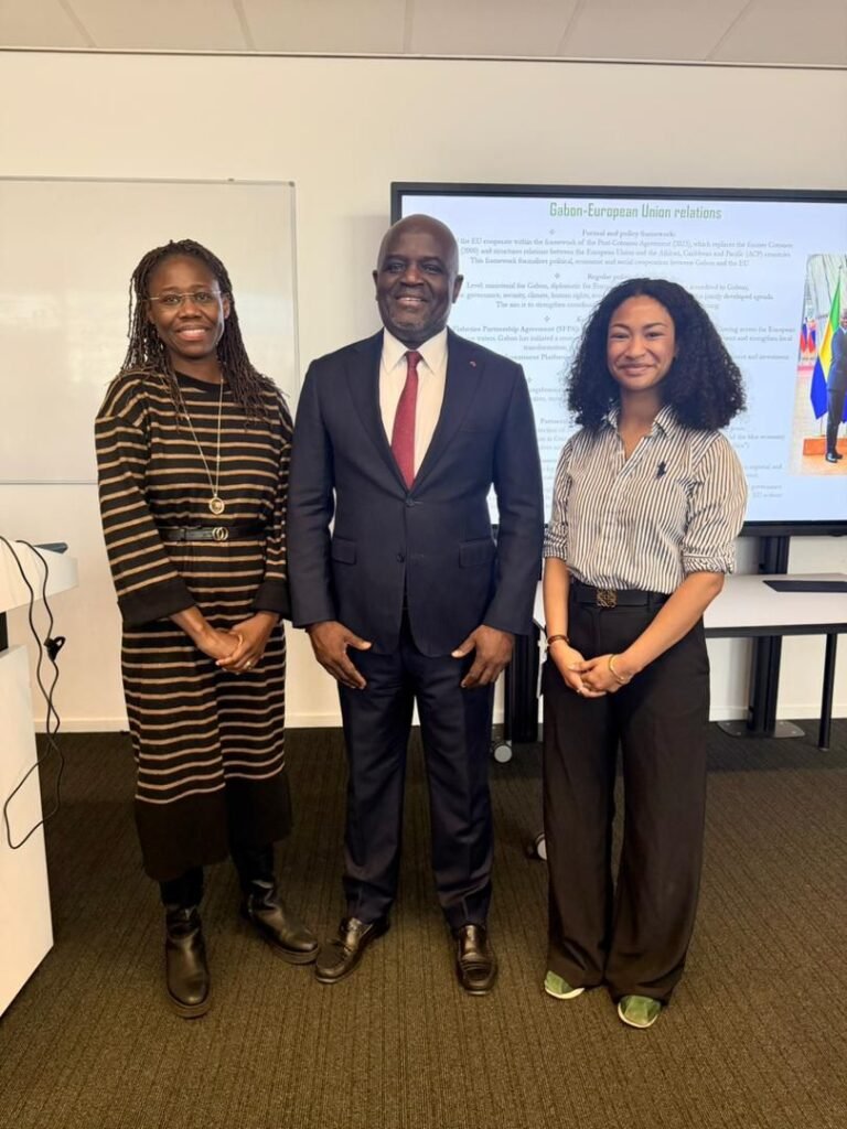 Le Gabon à La Haye : l’affirmation d’une diplomatie de stabilité et d’opportunités 1 Le Gabon à La Haye : l’affirmation d’une diplomatie de stabilité et d’opportunités