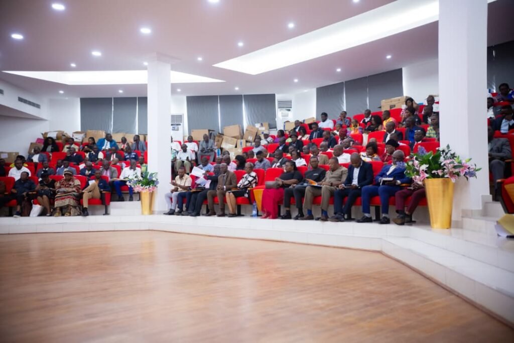 Gabon : Vers une institutionnalisation de la représentation des agents publics 1 Gabon : Vers une institutionnalisation de la représentation des agents publics