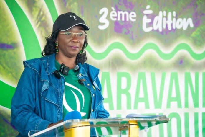 Le ministre Marcelle Itsitsa épouse Ibinga donnant le coup d’envoi de la Caravane touristique.