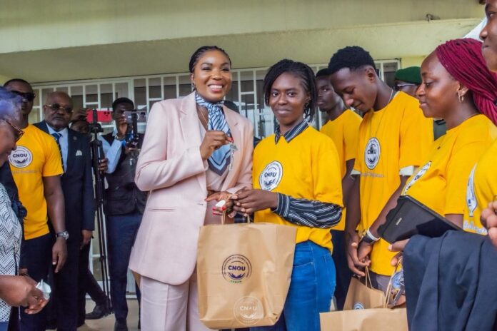 Cérémonie de remise des clés organisée par le CNOU en présence des autorités. ©️gabonclic.info