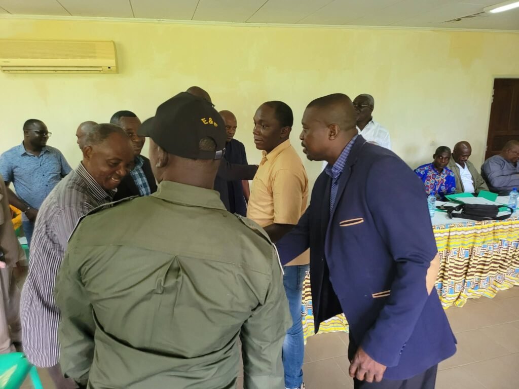 Gabon : Un plan de 50 milliards pour sortir Etimboué de l'ombre, un budget jugé dérisoire 1
Le PDL d’Etimboué vise l’accès aux services de base pour la majorité des populations.
©️gabonclic.info