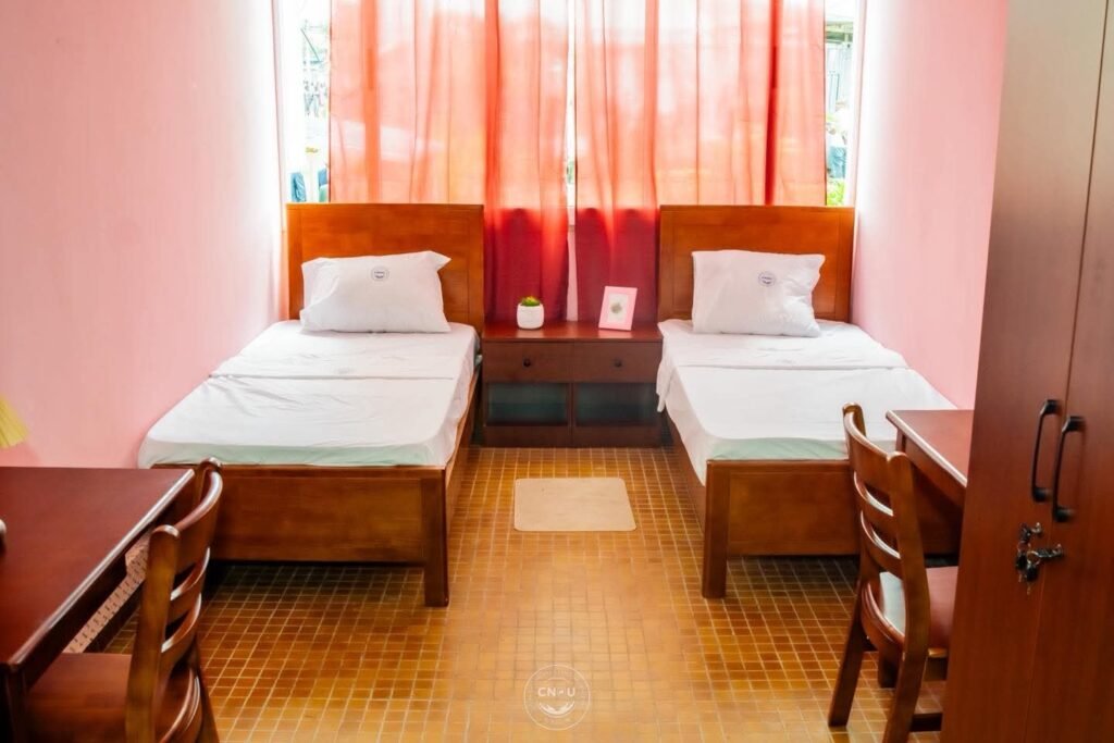 Gabon : 750 lits livrés, un souffle court face à l'urgence du logement à l’UOB 2 Une chambre témoin.
©️gabonclic.info