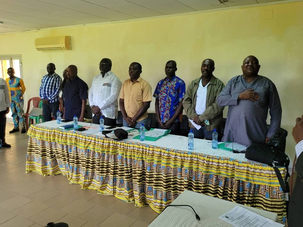 Le Conseil départemental d’Etimboué, présidé par Hans Augoula Avoungou, a validé quatre délibérations majeures. ©️gabonclic.info