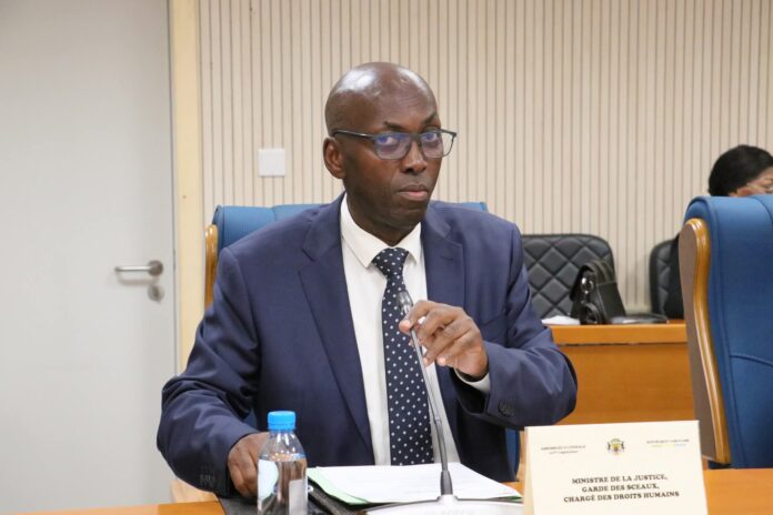 Le nouveau code de la nationalité défendu par Augustin Emane devant les députés